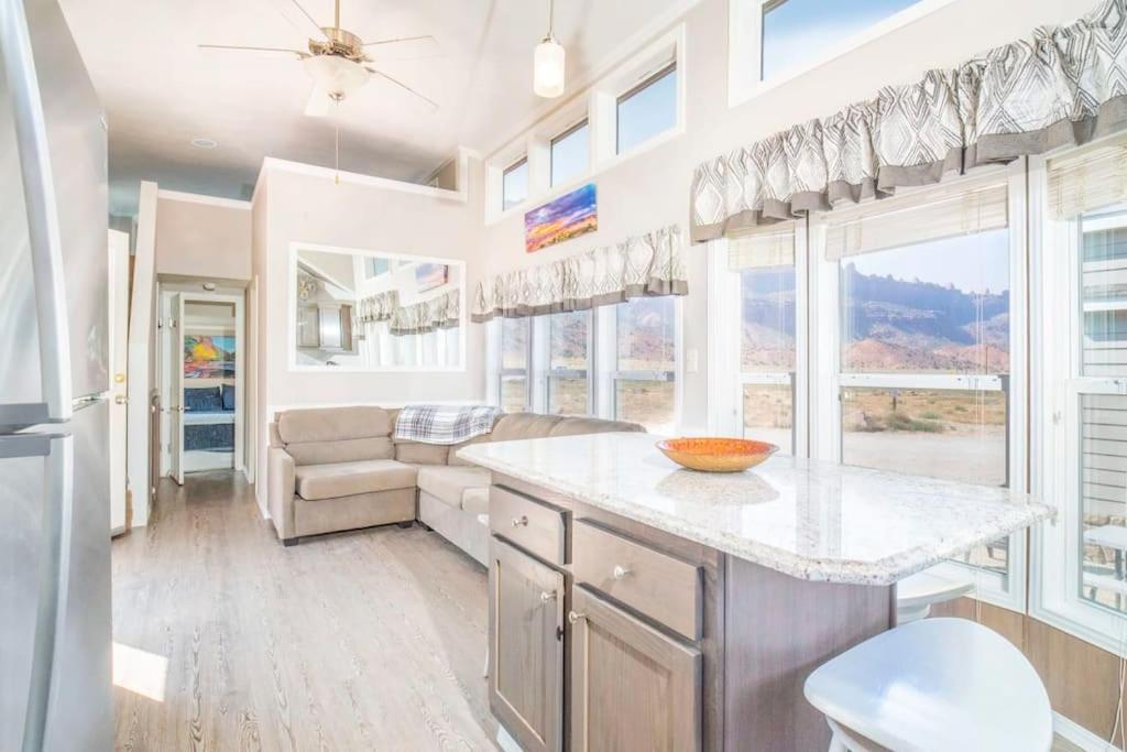 Redrock Moab Tiny House W Large Loft Site 8 Villa ภายนอก รูปภาพ
